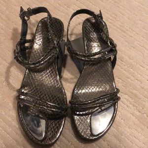 Stuwart Weitzman sands